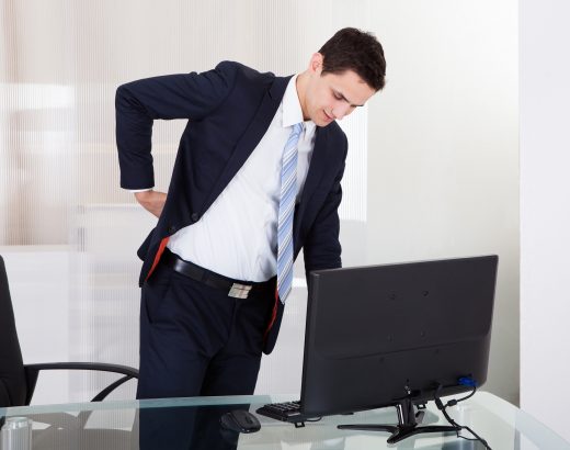 Evita el dolor de espalda mientras trabajas…