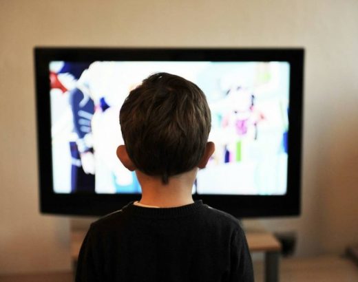 ¿Por qué los niños repiten las películas?