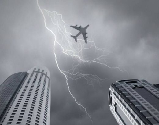 ¡Los peligros naturales contra un avión!